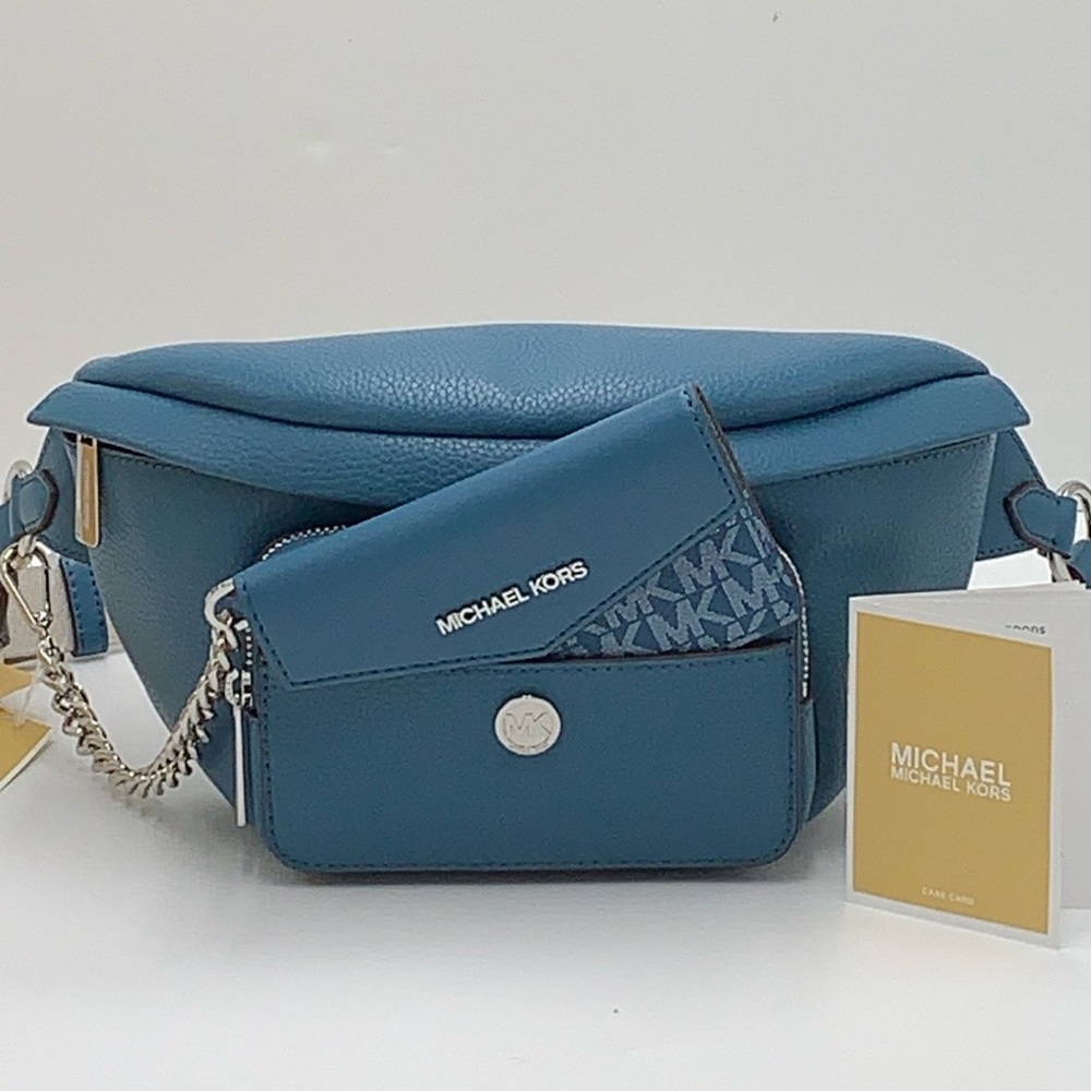 MICHAEL KORS
Maisie Large Pebbled Leather 2-in-1 Sling Pack
Teal
NWT - Picture 2 of 16